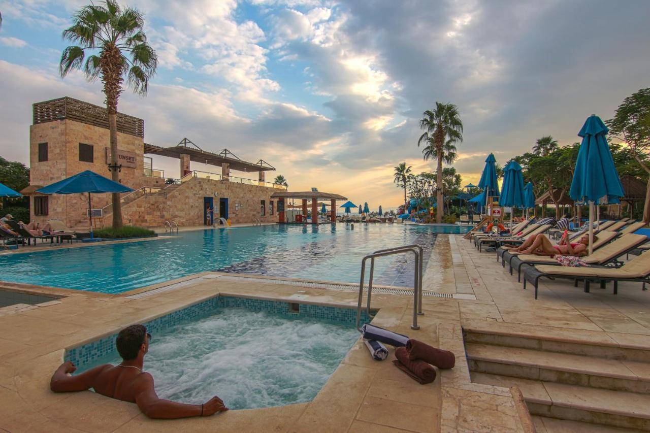 Ramada Resort Dead Sea Sweimeh Buitenkant foto